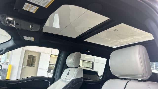 2025 Ford F-150 Lightning Platinum