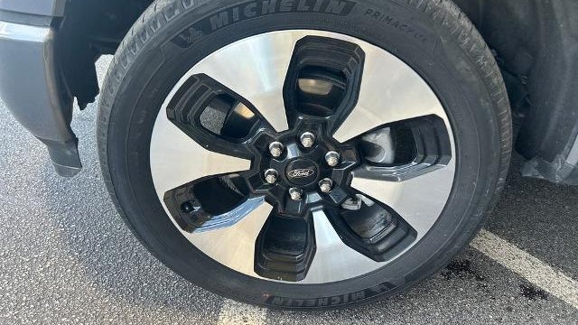 2025 Ford F-150 Lightning Platinum