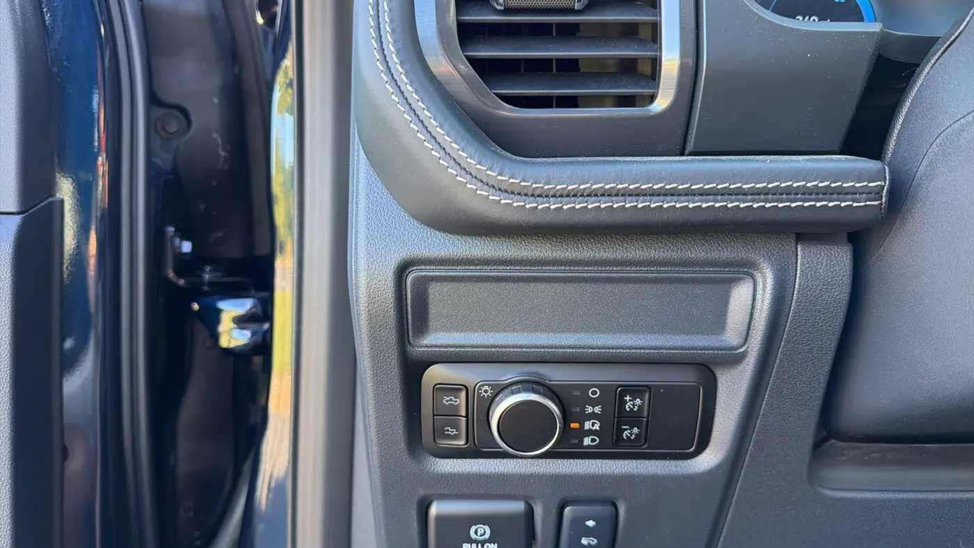 2025 Ford F-150 Lightning Platinum