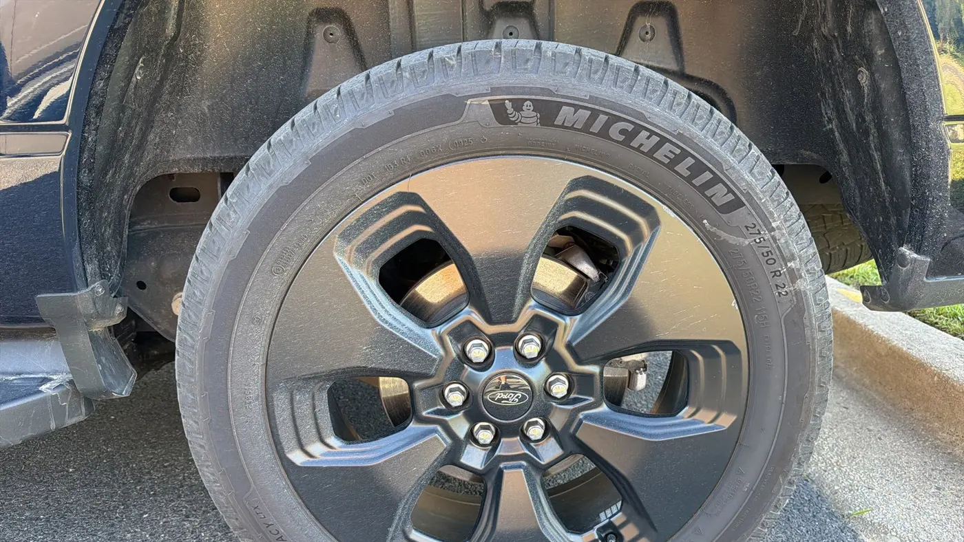 2025 Ford F-150 Lightning Platinum