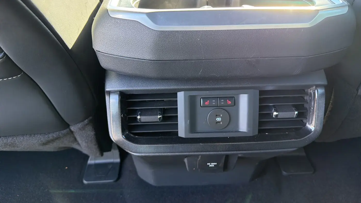 2025 Ford F-150 Lightning Platinum