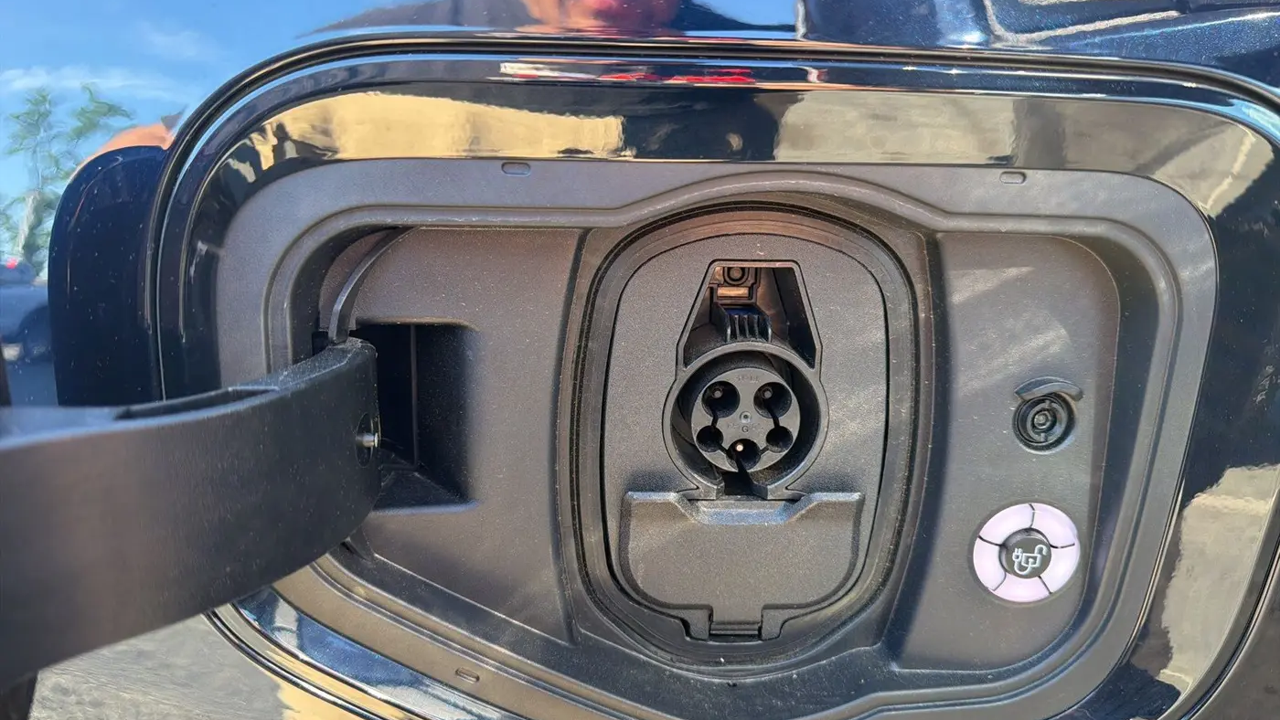 2025 Ford F-150 Lightning Platinum