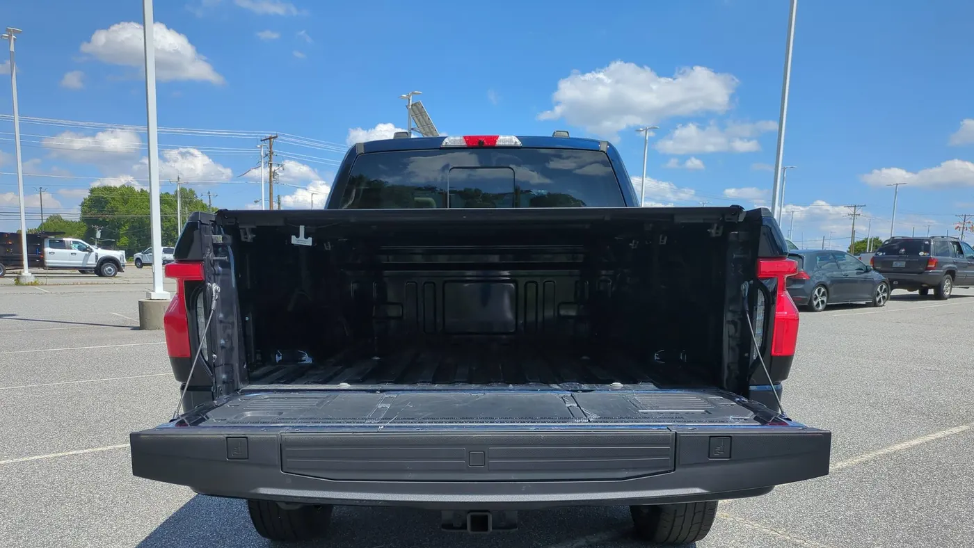 2025 Ford F-150 Lightning Platinum