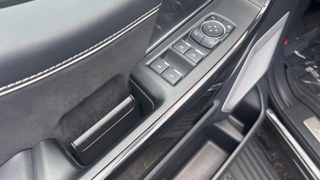 2025 Ford F-150 Lightning Platinum