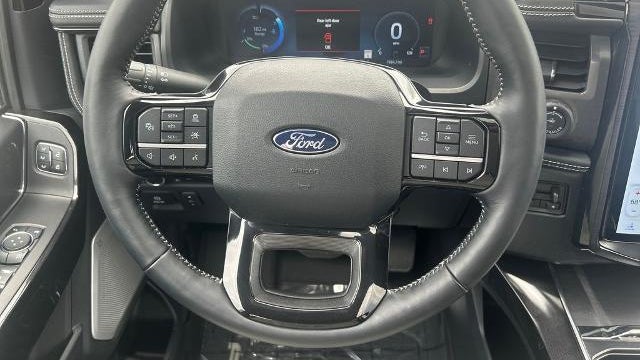 2025 Ford F-150 Lightning Platinum