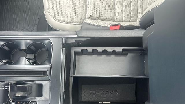 2025 Ford F-150 Lightning Platinum
