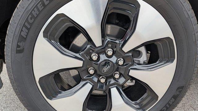 2025 Ford F-150 Lightning Platinum