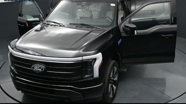 2025 Ford F-150 Lightning Platinum