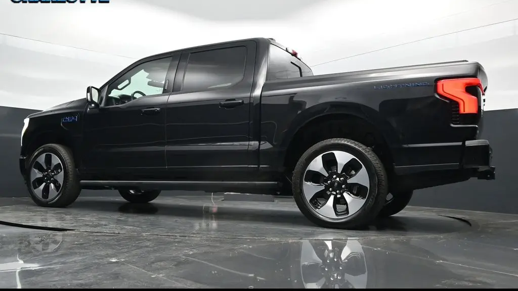2025 Ford F-150 Lightning Platinum