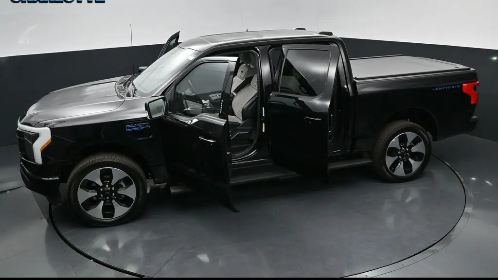 2025 Ford F-150 Lightning Platinum