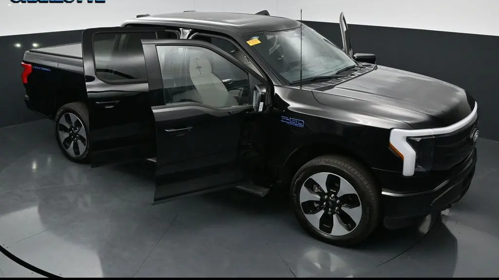 2025 Ford F-150 Lightning Platinum