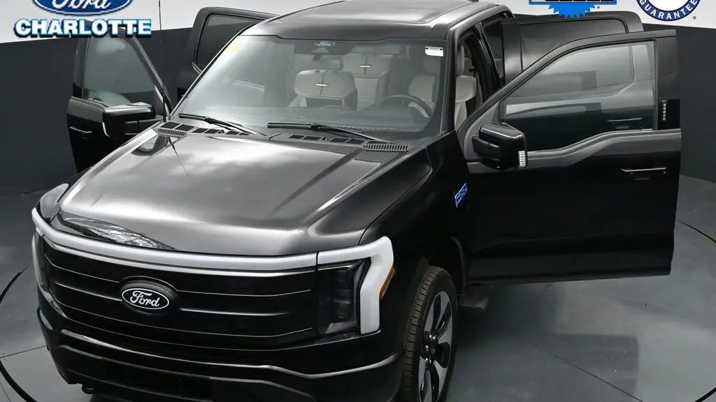 2025 Ford F-150 Lightning Platinum