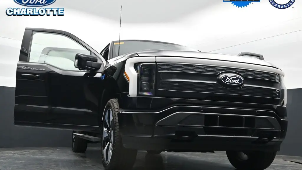 2025 Ford F-150 Lightning Platinum
