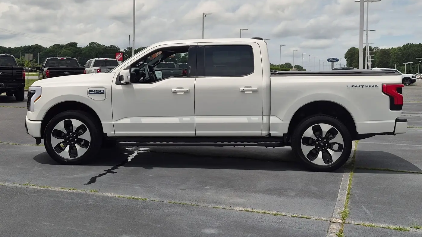 2025 Ford F-150 Lightning Platinum