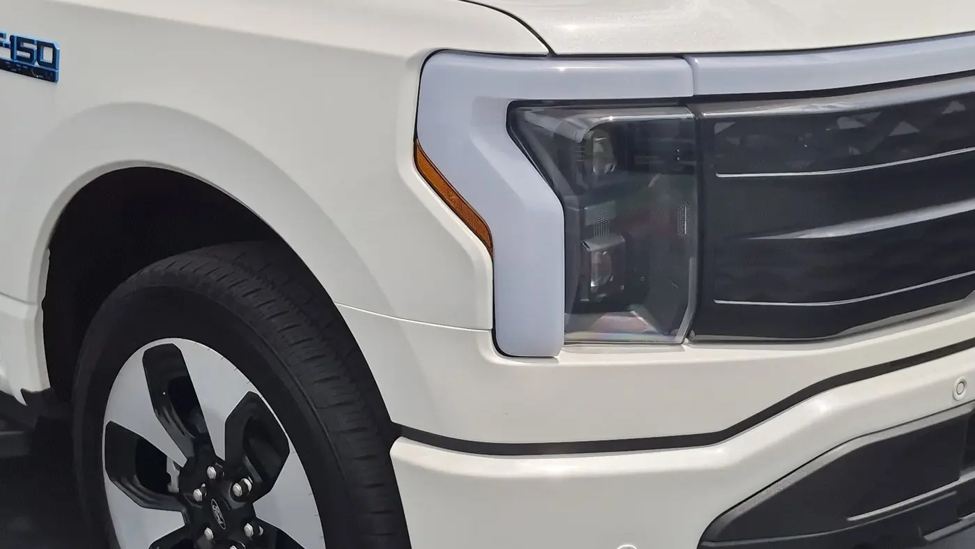 2025 Ford F-150 Lightning Platinum