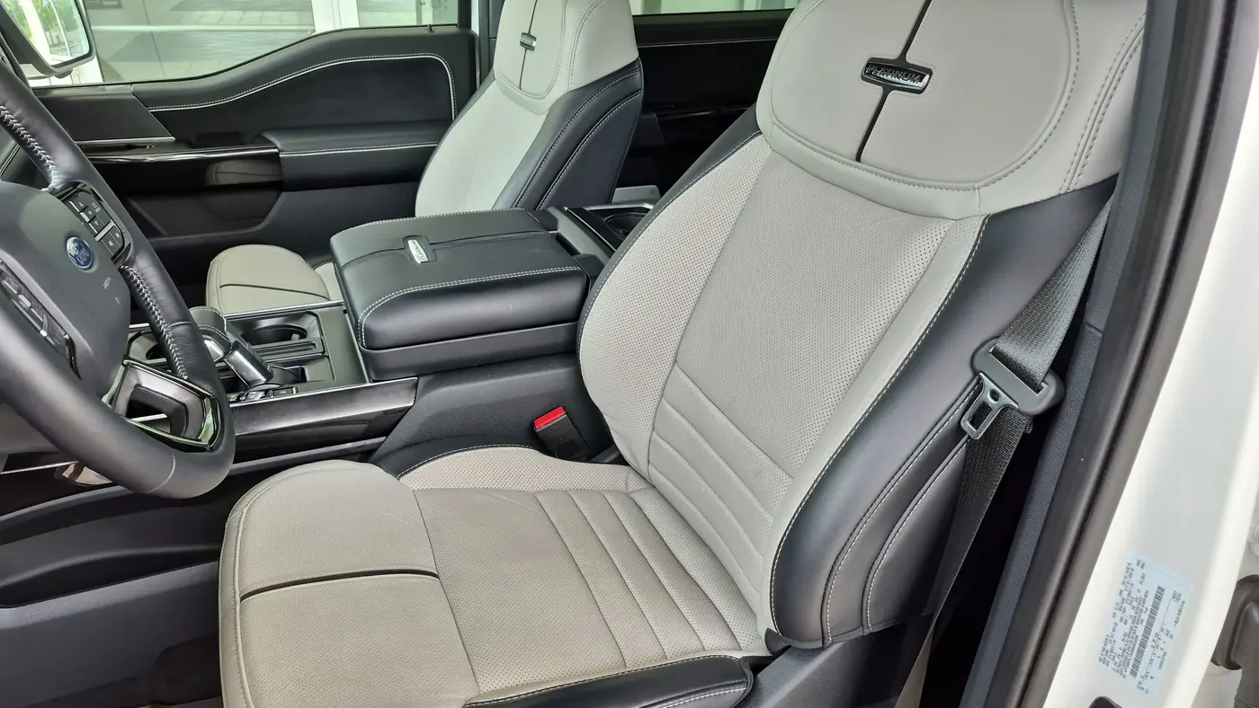 2025 Ford F-150 Lightning Platinum