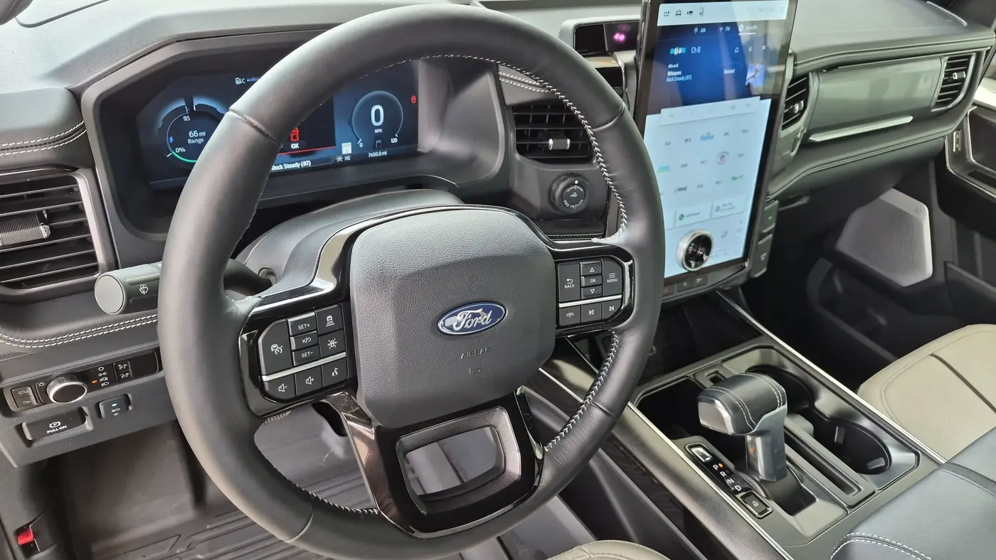 2025 Ford F-150 Lightning Platinum