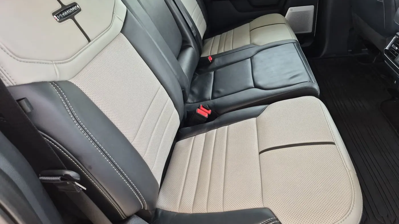 2025 Ford F-150 Lightning Platinum