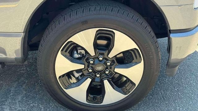 2025 Ford F-150 Lightning Platinum