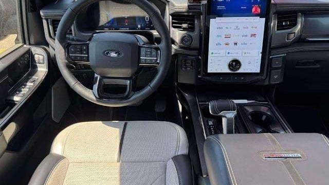2025 Ford F-150 Lightning Platinum