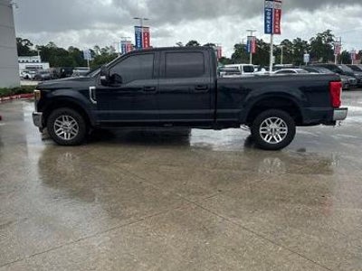 2018 Ford F-250 Super Duty 4X2 Lariat 4DR Crew Cab 6.8 FT. SB Pickup