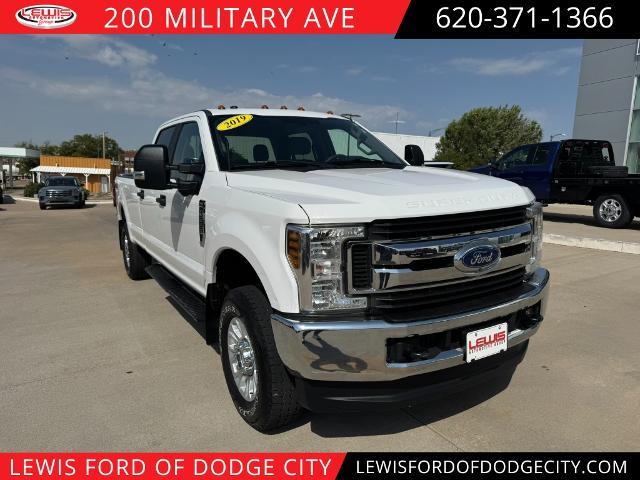 2019 Ford F-250 - $25,895