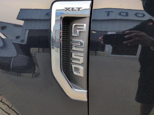 2022 Ford F-250 - $37,975