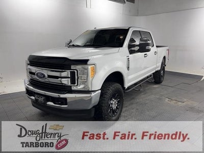 2017 Ford F-250 Super Duty 4X4 XLT 4DR Crew Cab 6.8 FT. SB Pickup