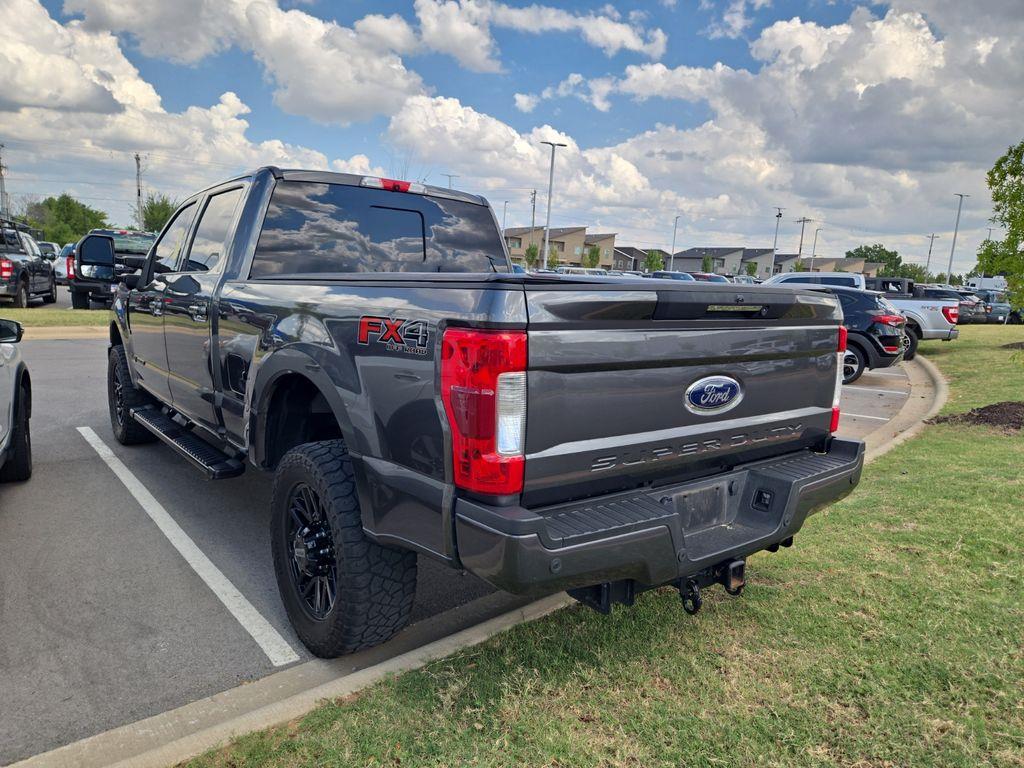 2019 Ford F-250 Super Duty Lariat — photo 1 of 4