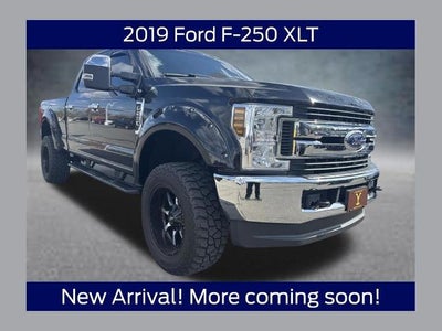 2019 Ford F-250 Super Duty 4X4 XLT 4DR Crew Cab 8 FT. LB Pickup
