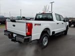 2025 F-250 Super Duty Thumbnail 3