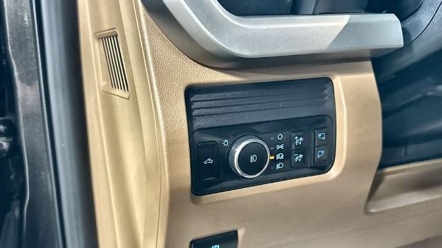 2025 Ford F-250 Super Duty Platinum