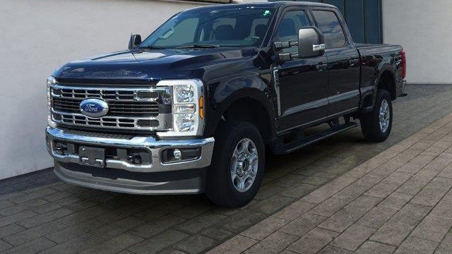 2025 Ford F-250 Super Duty Platinum