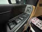 2025 F-250 Super Duty Thumbnail 14