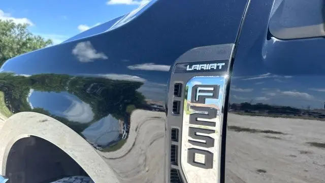 2025 Ford F-250 Super Duty Lariat