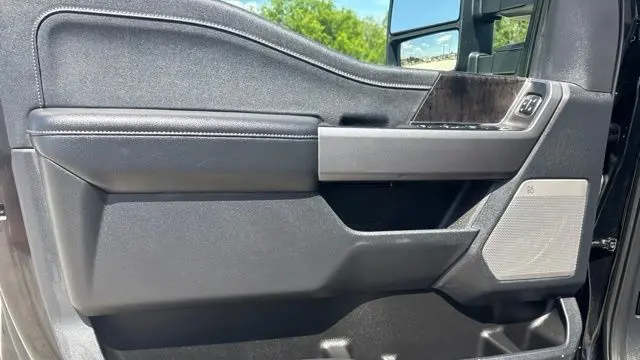 2025 Ford F-250 Super Duty Lariat