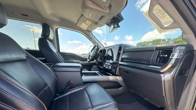 2025 Ford F-250 Super Duty Lariat