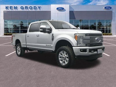 2017 Ford F-250 Super Duty 4X4 Platinum 4DR Crew Cab 8 FT. LB Pickup