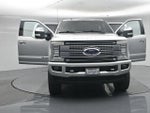 2017 F-250 Super Duty Thumbnail 38
