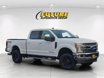 2019 Ford F-250 Super Duty 4X4 Lariat 4DR Crew Cab 8 FT. LB Pickup