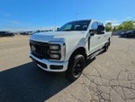2025 F-250 Super Duty Thumbnail 1