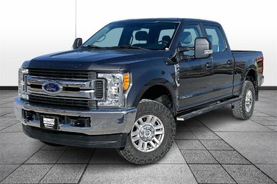 2017 Ford F-250 Super Duty 4X4 XL 4DR Crew Cab 6.8 FT. SB Pickup