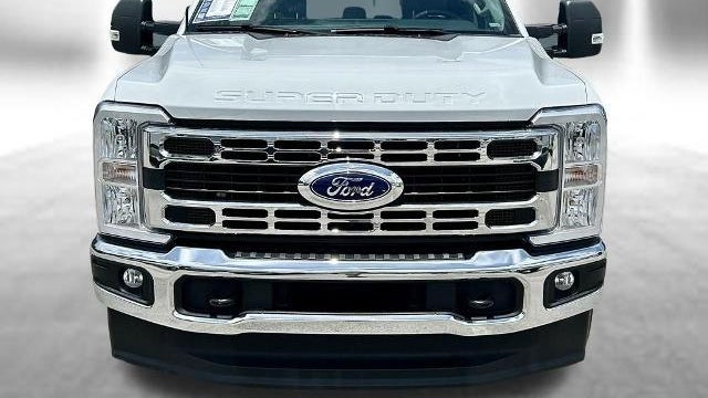 2025 Ford F-250 Super Duty Platinum