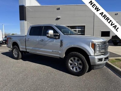 2017 Ford F-250 Super Duty 4X4 Platinum 4DR Crew Cab 8 FT. LB Pickup