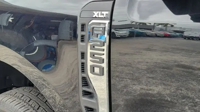 2025 Ford F-250 Super Duty XLT