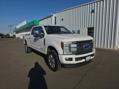 2017 Ford F-250 Super Duty 4X4 Platinum 4DR Crew Cab 8 FT. LB Pickup