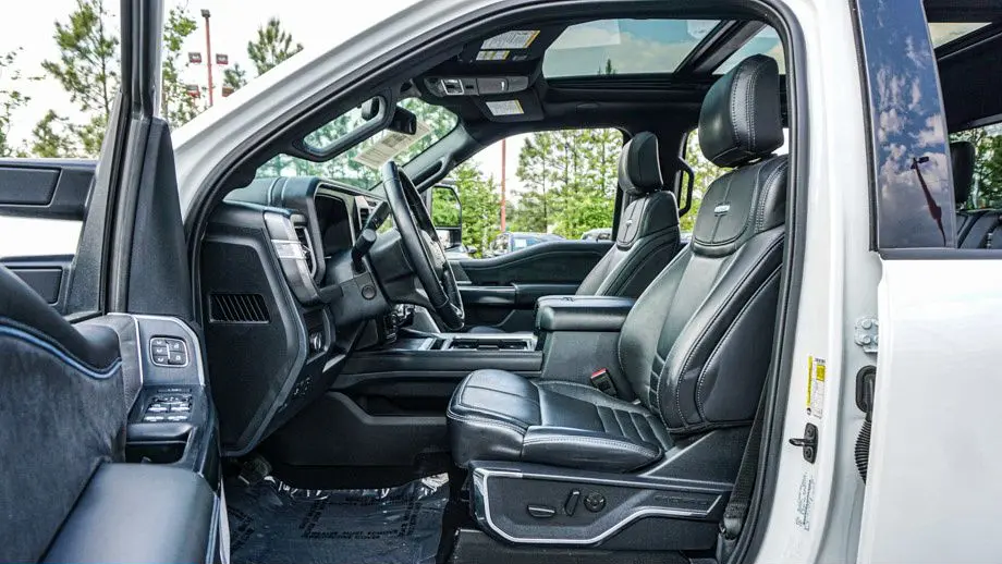 2025 Ford F-250 Super Duty Platinum