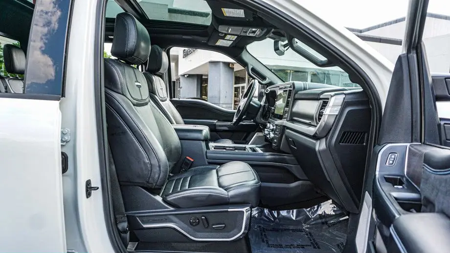 2025 Ford F-250 Super Duty Platinum