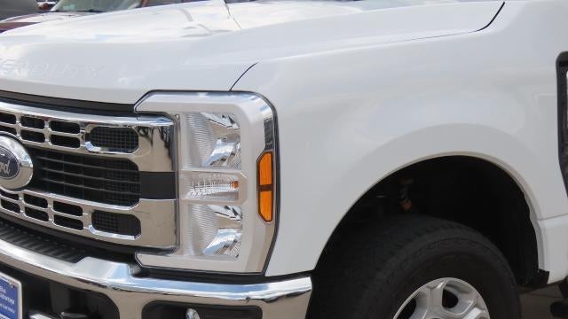 2025 Ford F-250 Super Duty Platinum
