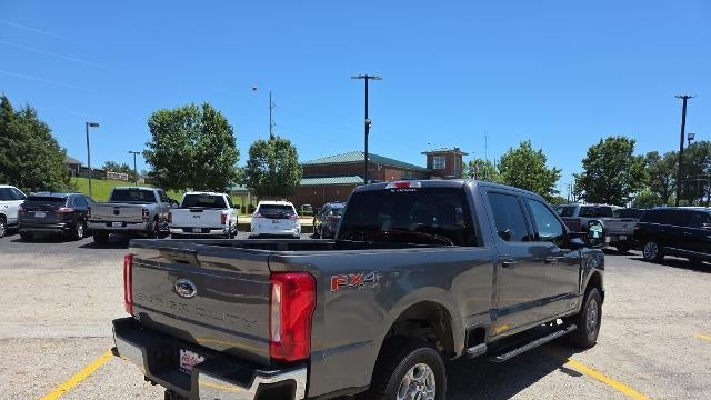2025 Ford F-250 Super Duty Platinum